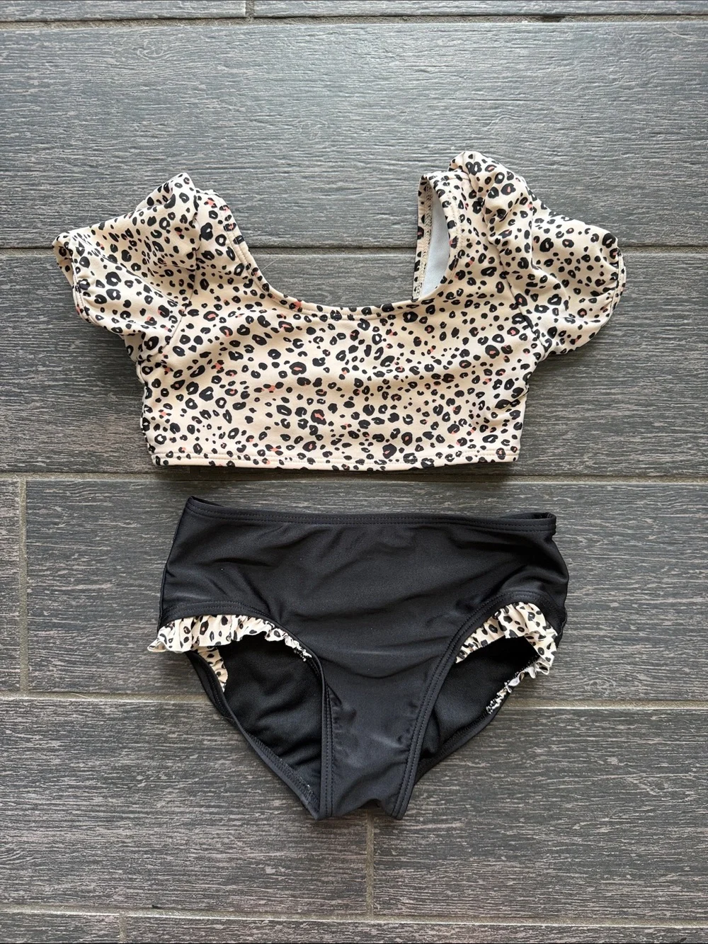 Girls Leopard Print Ruffle Two-Piece Swimsuit - size small (6/7)